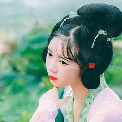 翠綠荷葉蓮花女生頭像，唯美古風(fēng)真人頭像