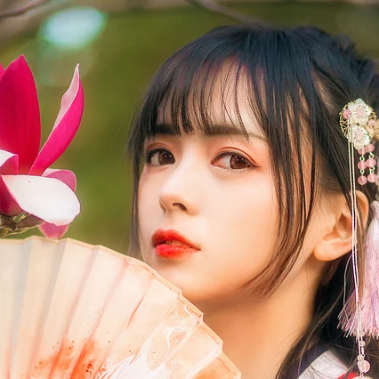 如花似夢帶傘女生頭像，唯美古風真人頭像