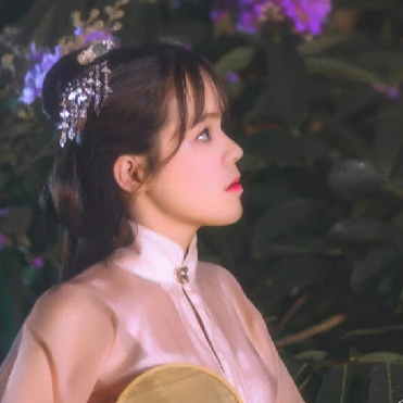 紫薇花開(kāi)帶團(tuán)扇女生頭像，唯美古風(fēng)真人頭像