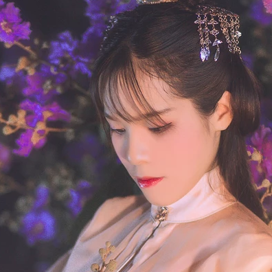 紫薇花開(kāi)帶團(tuán)扇女生頭像，唯美古風(fēng)真人頭像