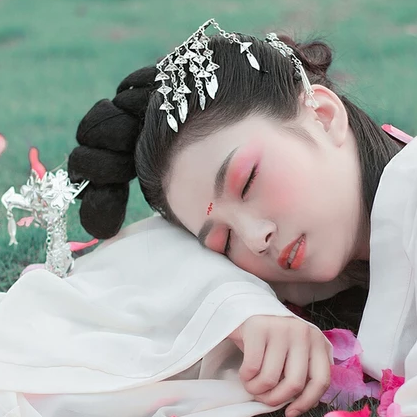 清新迷人帶寵物女生頭像，唯美古風(fēng)真人頭像