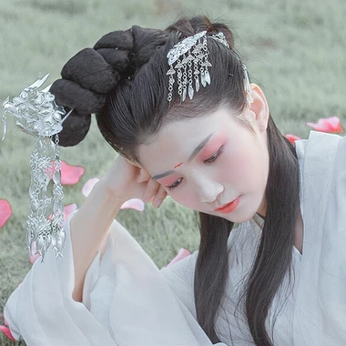 清新迷人帶寵物女生頭像，唯美古風(fēng)真人頭像