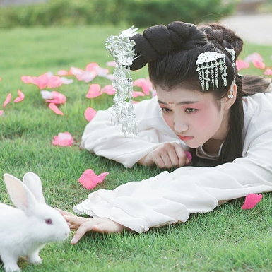 清新迷人帶寵物女生頭像，唯美古風(fēng)真人頭像