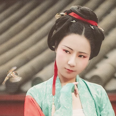 文藝吹笛女生頭像，唯美古風(fēng)真人頭像