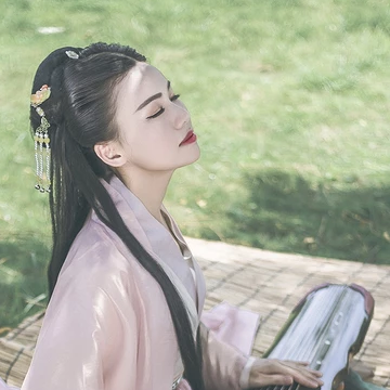 文藝氣息帶團(tuán)扇女生頭像，唯美古風(fēng)真人頭像