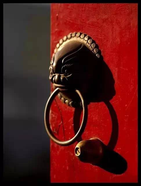 中國(guó)古老的大門：鎖不住的歷史輪回記憶