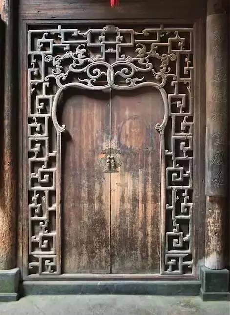 中國古老的大門：鎖不住的歷史輪回記憶