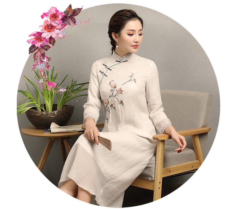 蘭花刺繡素雅旗袍，米白色中長款旗袍裙