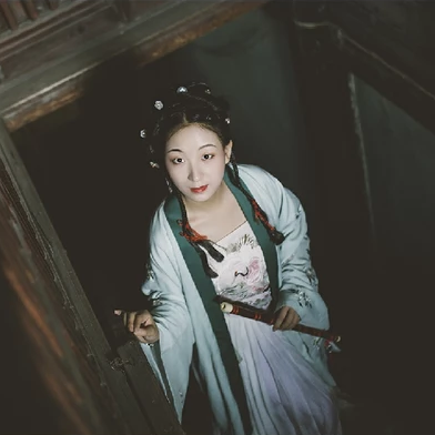 古典氣息帶傘女生頭像，唯美古風(fēng)真人頭像