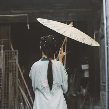 古典氣息帶傘女生頭像，唯美古風(fēng)真人頭像