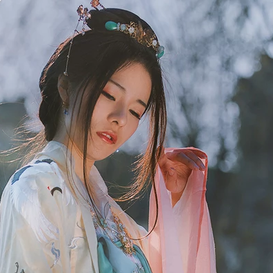 春風(fēng)飄逸女生頭像，唯美古風(fēng)真人頭像