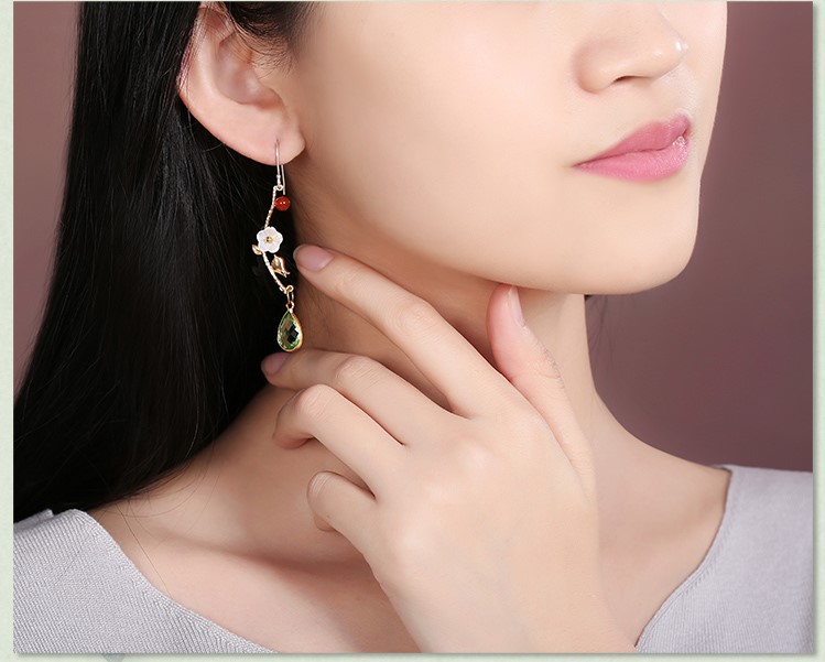鳴翠柳耳環(huán)，淡雅清新花朵耳環(huán)首飾