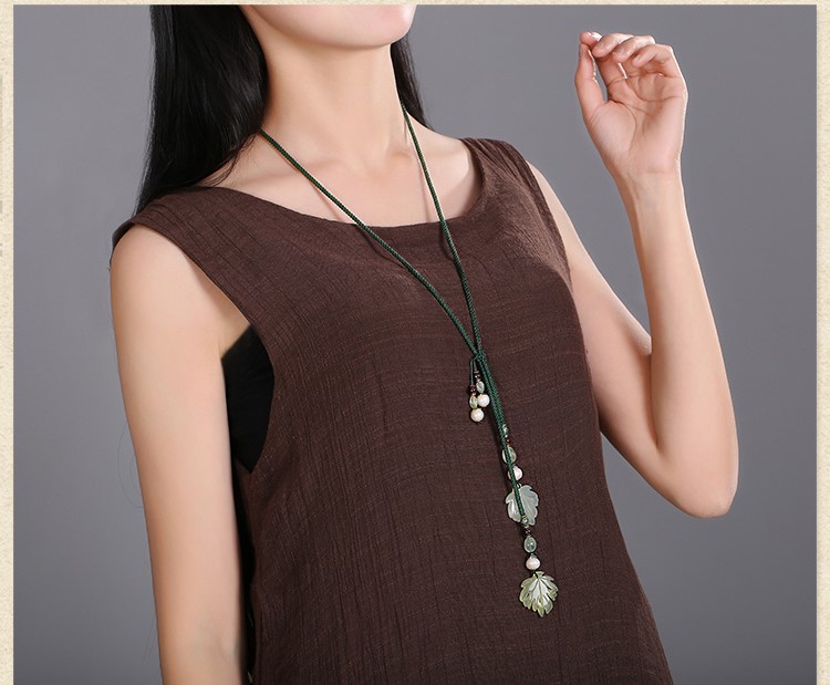 舞汐羽項鏈:復(fù)古岫玉葉子吊墜毛衣鏈項鏈