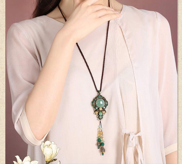 復(fù)古配飾項(xiàng)鏈，東陵玉時(shí)尚裝飾毛衣鏈?zhǔn)罪? src="/wenxue/d/file/bigpic/190404/04/13-1P312111307.jpg" / data-TFbg="BhVOrc"><br / data-6W0U="TduJEW">
	<img alt=