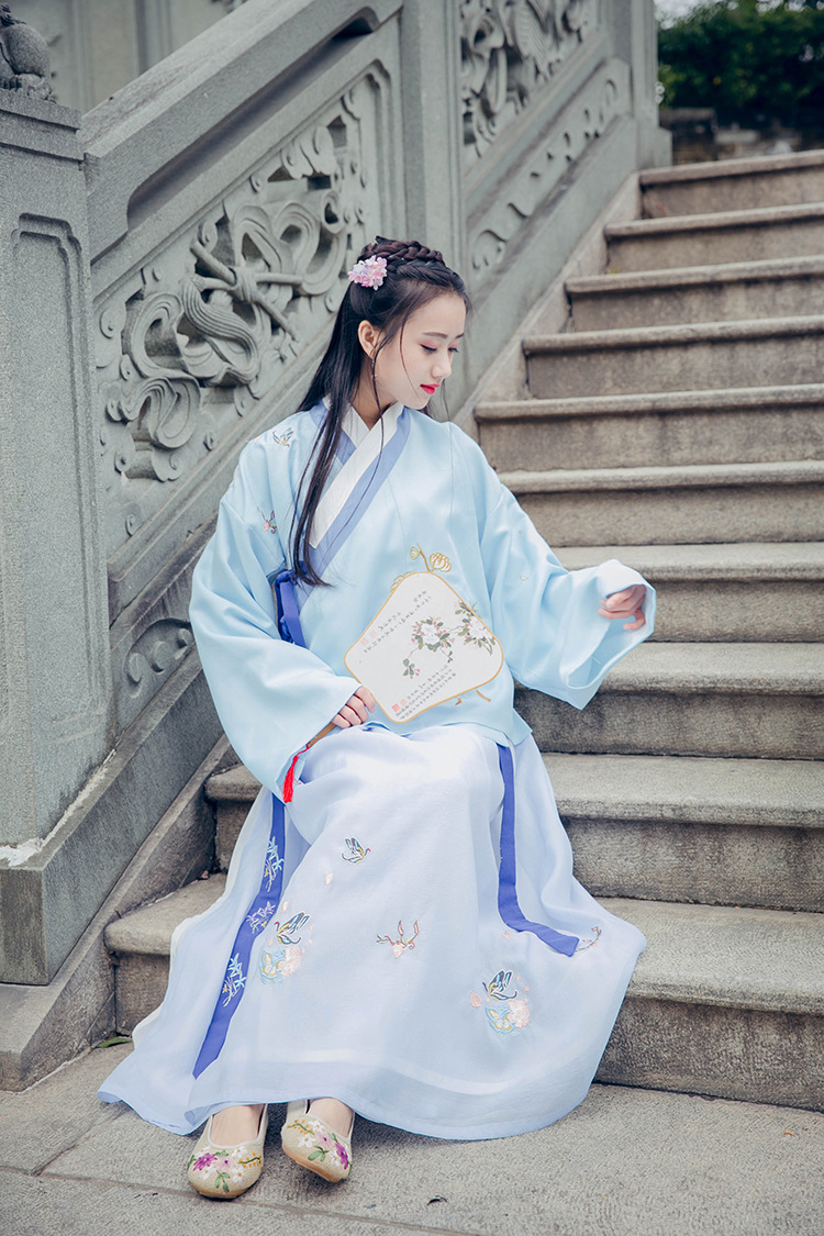 魏晉風回雪襦裙?jié)h服，清新淡雅小鹿刺繡漢服