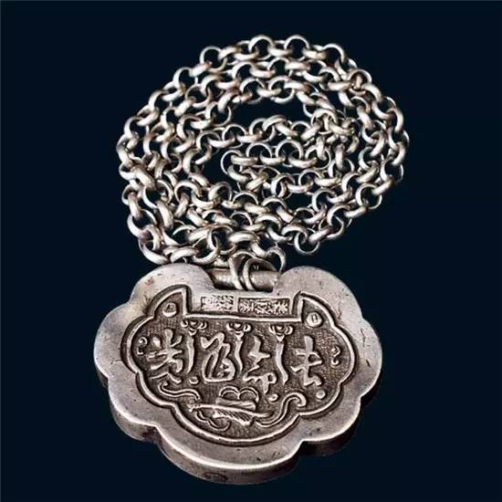 古老的美好祝福飾品：巧奪天工的長(zhǎng)命鎖