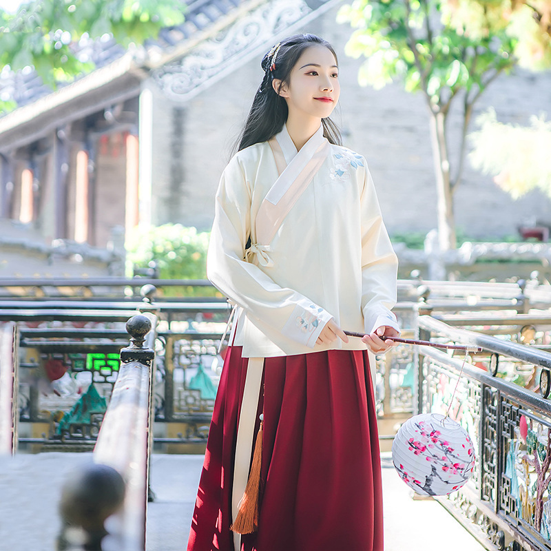 靈動詩意繡花交領漢服，清新古典撞色漢服圖片