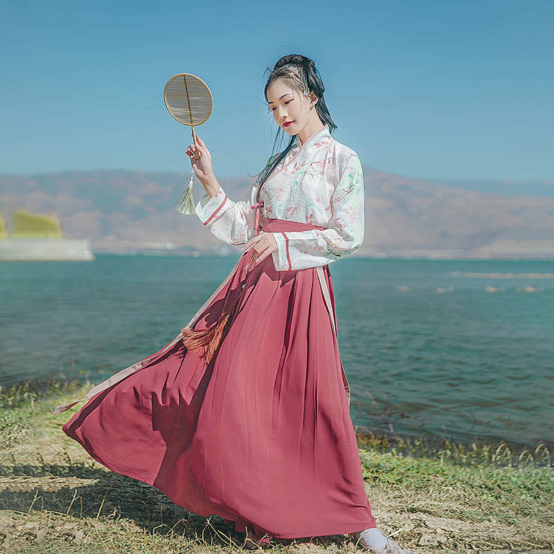 唯美印花交領(lǐng)襦裙?jié)h服，清新齊腰漢服圖片