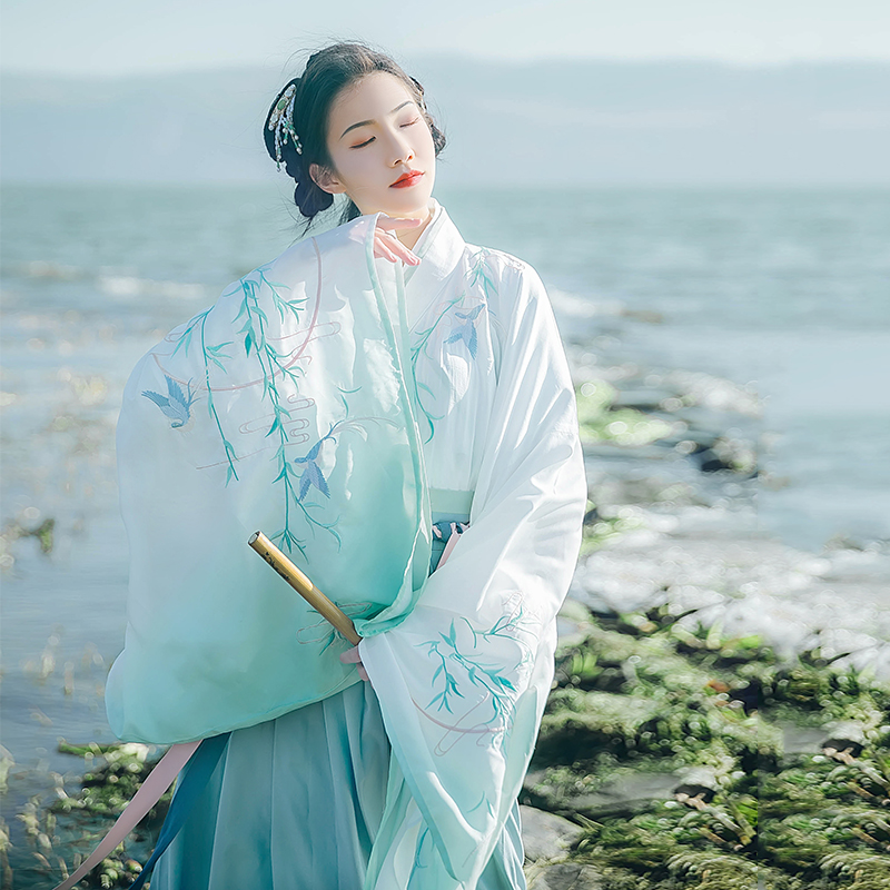 蓬萊閣大袖交領(lǐng)襦裙?jié)h服，漸變花鳥刺繡漢服