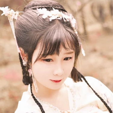 清新梅花仙子女生頭像，唯美古風(fēng)真人頭像