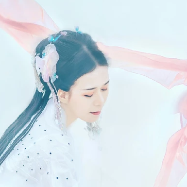 朦朧仙緣女生頭像，唯美古風(fēng)真人頭像