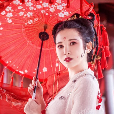 嬌艷朱紅女生頭像，唯美古風(fēng)真人頭像