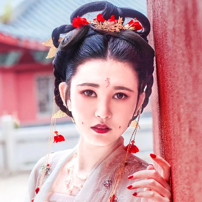 嬌艷朱紅女生頭像，唯美古風(fēng)真人頭像