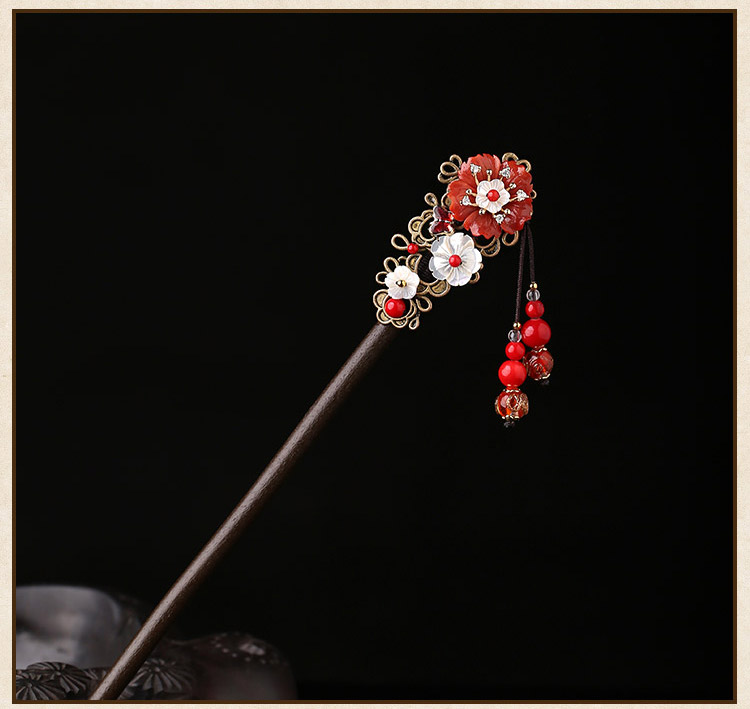 紅葉似火發(fā)簪簪子，青春活力步搖頭飾