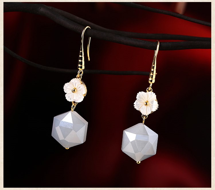 精致菱歌耳環(huán)，別致氣質(zhì)花朵耳環(huán)首飾