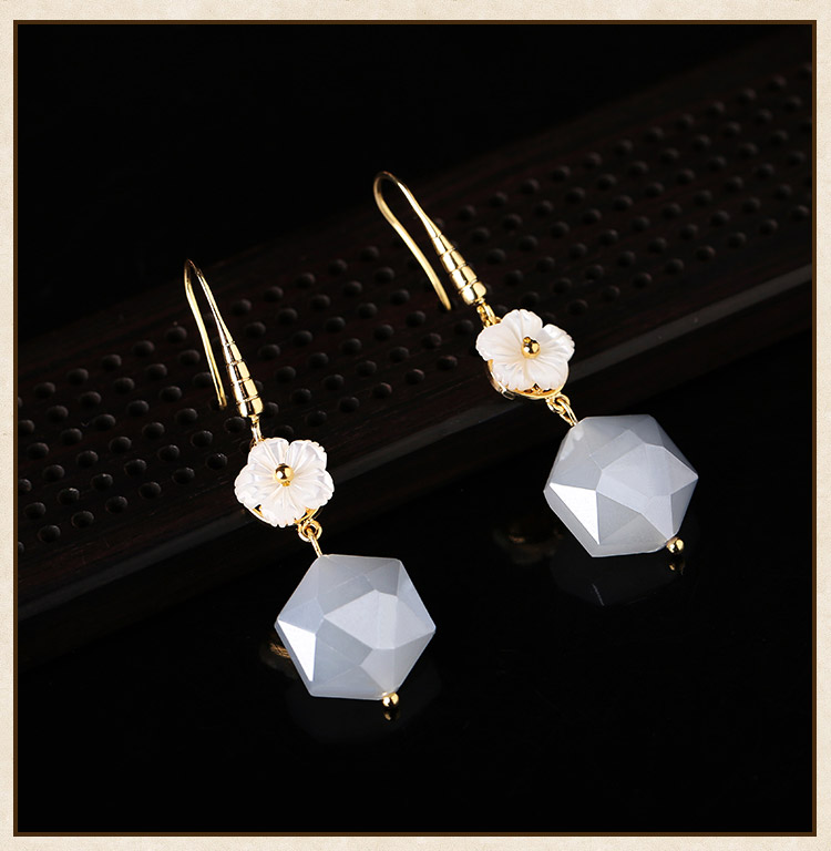 精致菱歌耳環(huán)，別致氣質(zhì)花朵耳環(huán)首飾