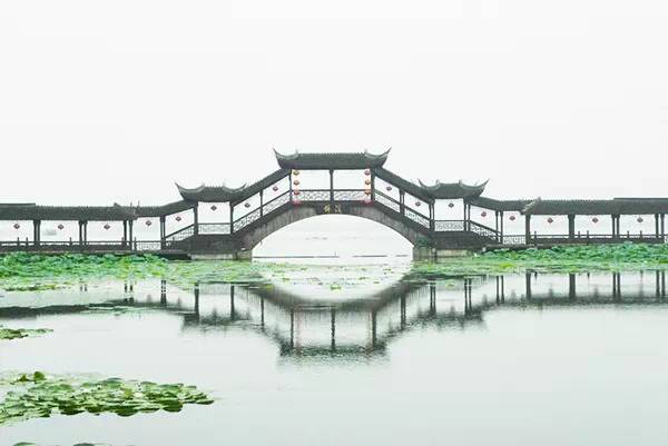 中國古鎮(zhèn)：淺析32個(gè)中國最美古鎮(zhèn)！