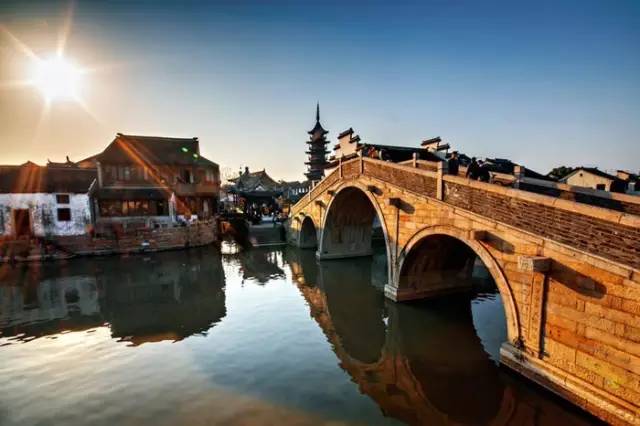 中國古鎮(zhèn)：淺析32個(gè)中國最美古鎮(zhèn)！