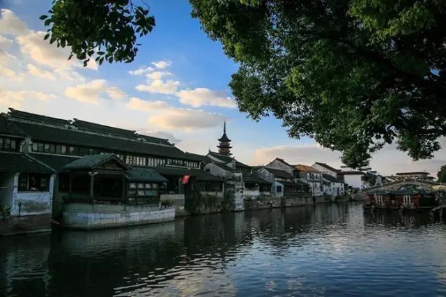 中國古鎮(zhèn)：淺析32個(gè)中國最美古鎮(zhèn)！