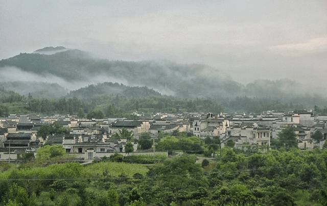 中國古鎮(zhèn)：淺析32個(gè)中國最美古鎮(zhèn)！