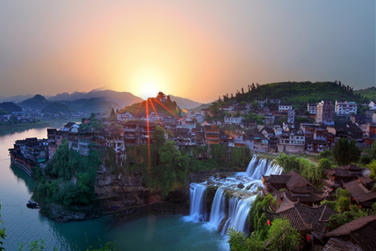 中國古鎮(zhèn)：淺析32個(gè)中國最美古鎮(zhèn)！