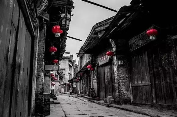 中國古鎮(zhèn)：淺析32個(gè)中國最美古鎮(zhèn)！