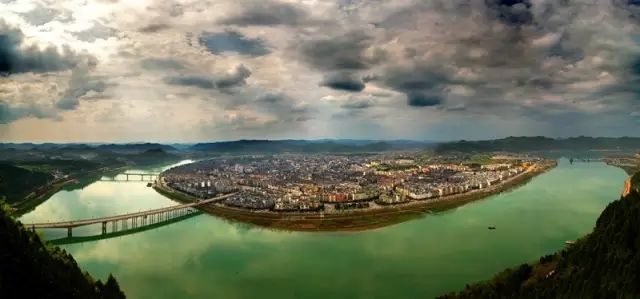 中國古鎮(zhèn)：淺析32個(gè)中國最美古鎮(zhèn)！