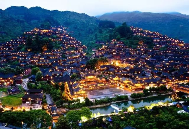 中國古鎮(zhèn)：淺析32個(gè)中國最美古鎮(zhèn)！