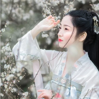 花香滿溢清新女生頭像，唯美古風真人頭像