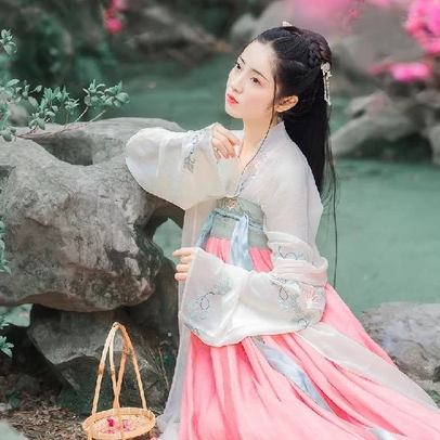 花香滿溢清新女生頭像，唯美古風真人頭像