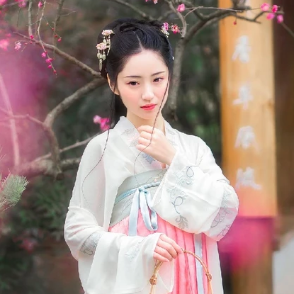 花香滿溢清新女生頭像，唯美古風真人頭像