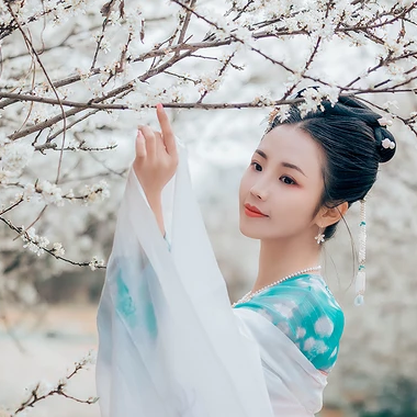 清新梨花芬芳女生頭像，唯美古風(fēng)真人頭像