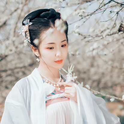 清新梨花芬芳女生頭像，唯美古風(fēng)真人頭像