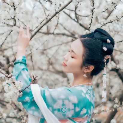 清新梨花芬芳女生頭像，唯美古風(fēng)真人頭像