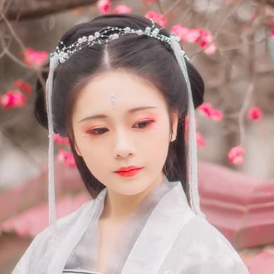 滿溢花香文藝女生頭像，唯美古風真人頭像