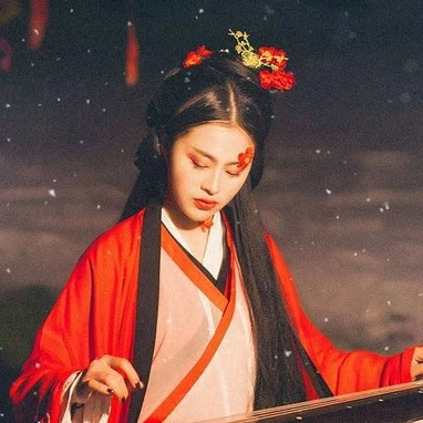 紅梅拂面女生頭像，唯美古風真人頭像