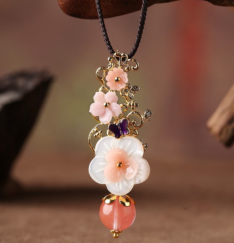 復(fù)古花形朵少女粉鎖骨鏈，氣質(zhì)閨蜜項鏈?zhǔn)罪? src="/wenxue/d/file/bigpic/190404/04/13-1P326131311-50.jpg" / data-waAv="EkriZ1"><br / data-X6x0="VbyMDU">
	<img alt=