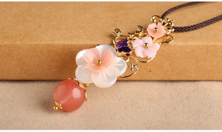 復(fù)古花形朵少女粉鎖骨鏈，氣質(zhì)閨蜜項鏈?zhǔn)罪? src="/wenxue/d/file/bigpic/190404/04/13-1P326131312-51.jpg" / data-yPox="Ohclwu"><br / data-XT2R="4Luy0I">
	<img alt=