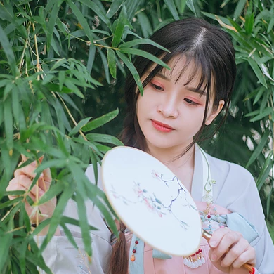 清新淑女持團扇女生頭像，唯美古風(fēng)真人頭像