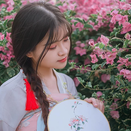 清新淑女持團扇女生頭像，唯美古風(fēng)真人頭像